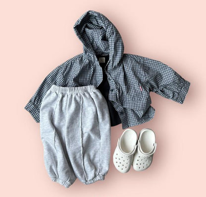 [KIDS] Playful hooded windbreaker