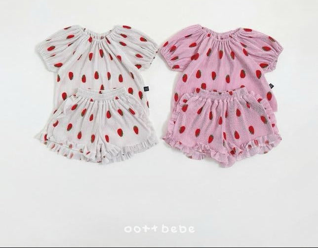[BABY/KIDS] Strawberry Top & Bottom Set
